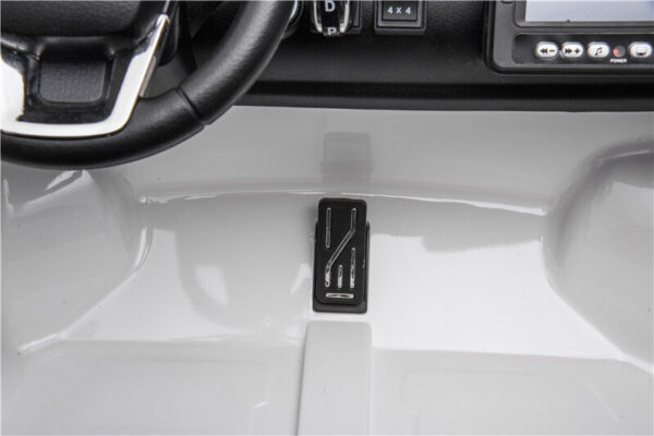 White 12v Toyota Hilux Rugged Ride on Car - Image 9
