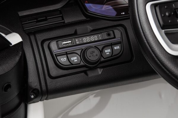 Range Rover 12V Ride on Car - Image 17