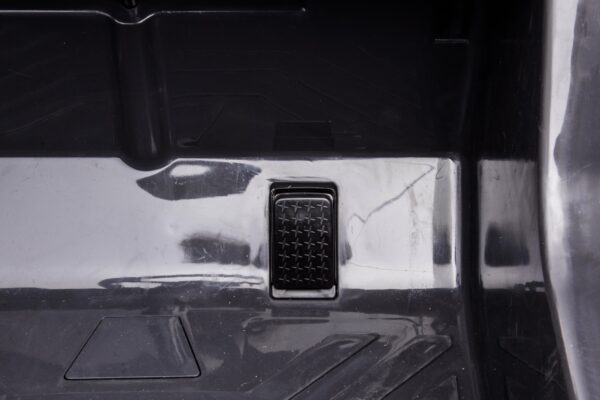 12V Ride on Volvo Excavator - Image 9