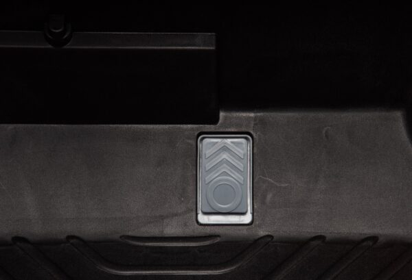 Titan UTV 24V Ride On Car - Image 9