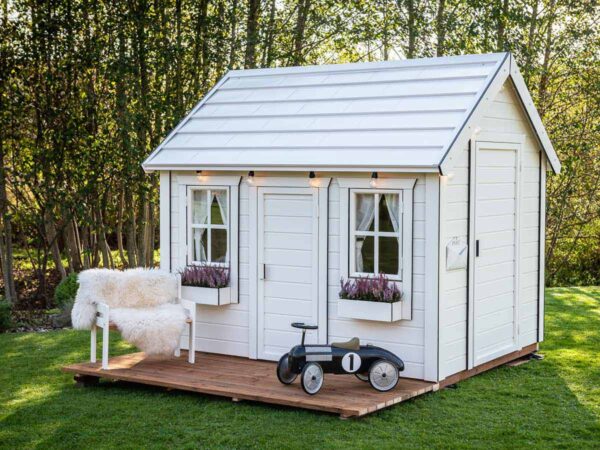 Arctic Nario 6x8 Playhouse – A Cozy Retreat for Imaginative Adventures