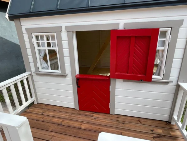 Wooden Playhouse Farmhouse 8x8 - Image 3