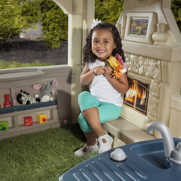 Charming Cottage Kids Playhouse - Image 4