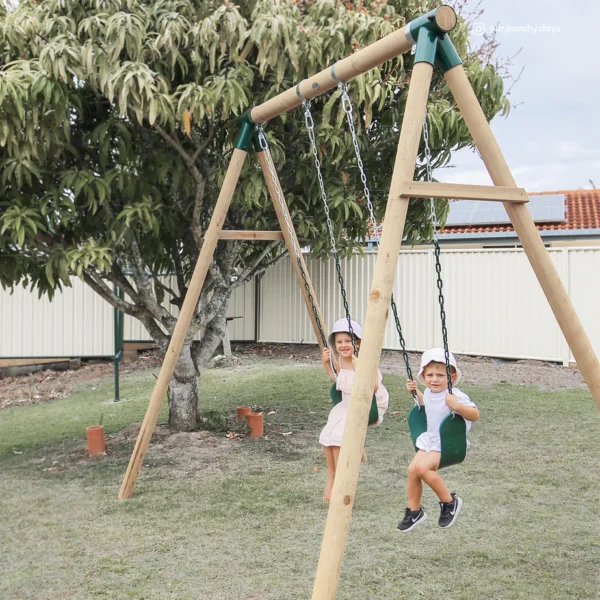 Double Belt Amber 3 Timber Swing Set